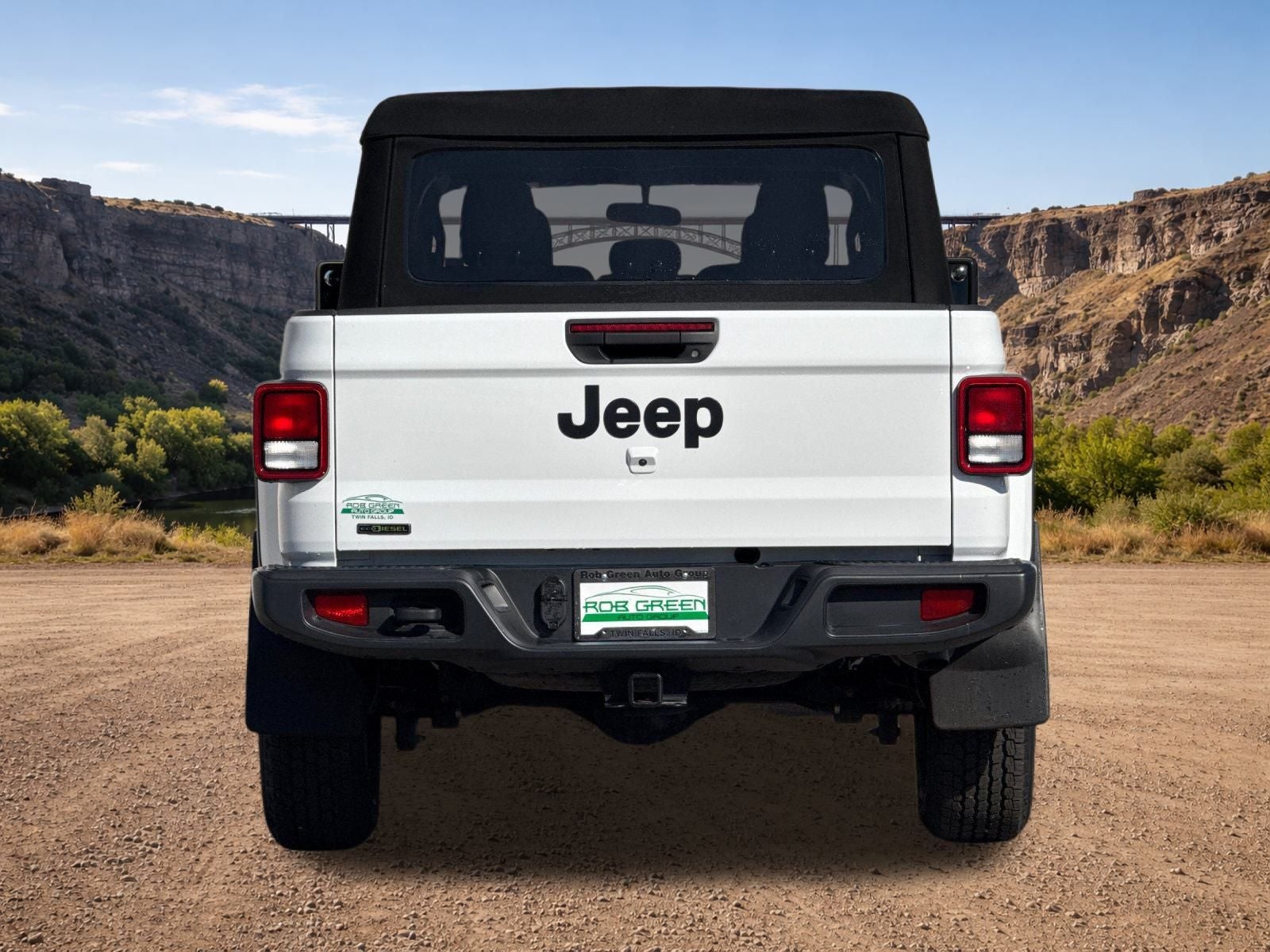 2022 Jeep Gladiator Sport