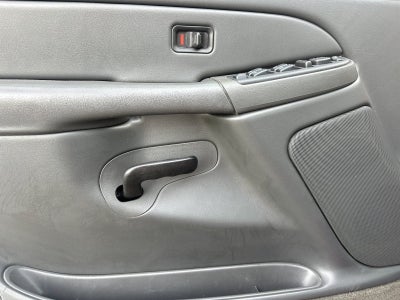 2004 Chevrolet Silverado 2500HD LS