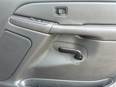 2004 Chevrolet Silverado 2500HD LS