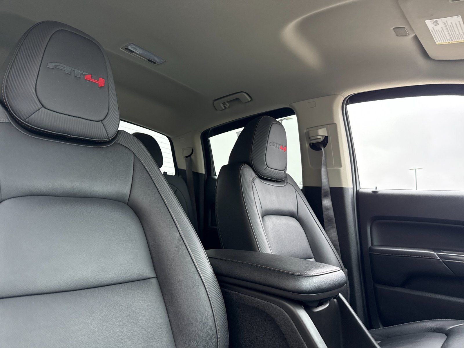 2022 GMC Canyon AT4 w/Leather