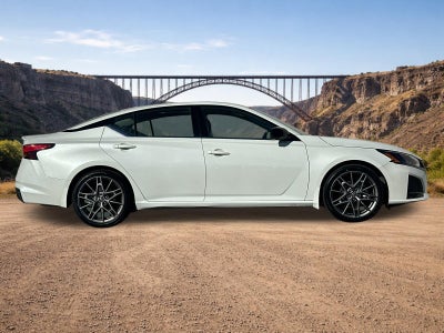 2023 Nissan Altima 2.0 SR