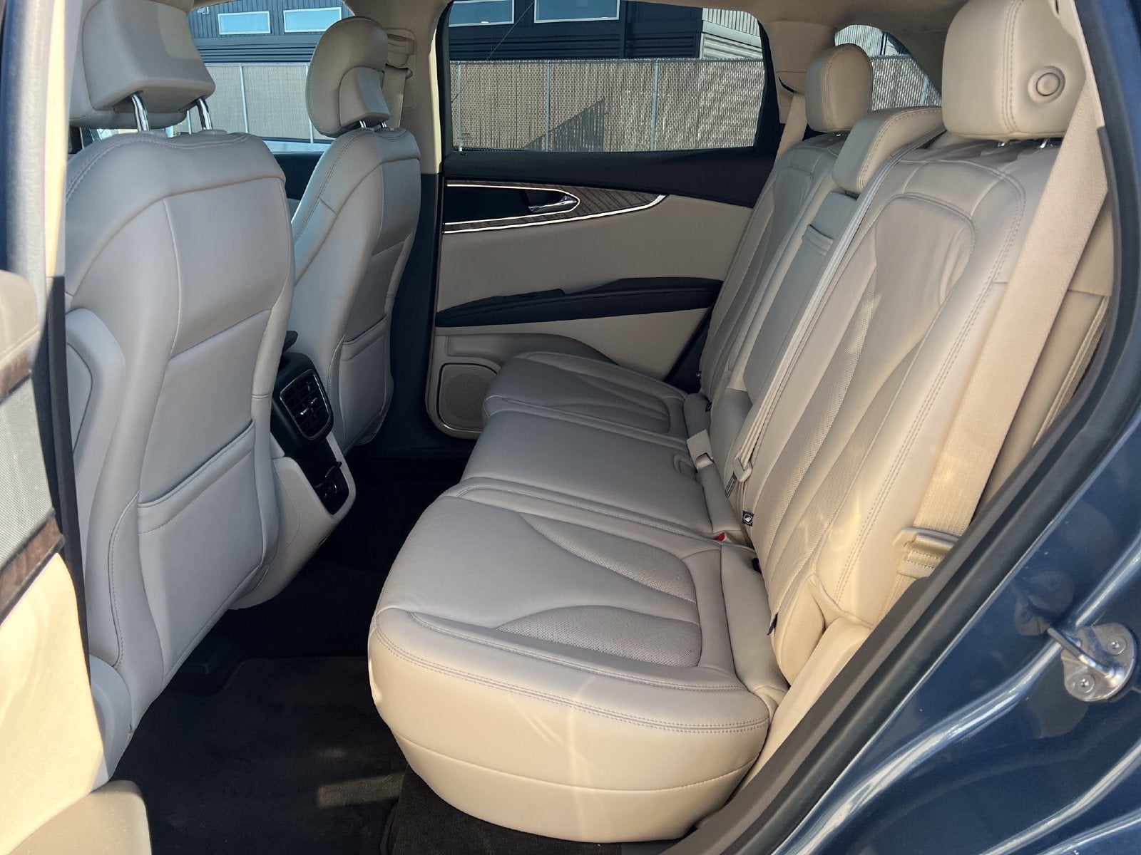 2019 Lincoln Nautilus Select
