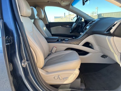 2019 Lincoln Nautilus Select