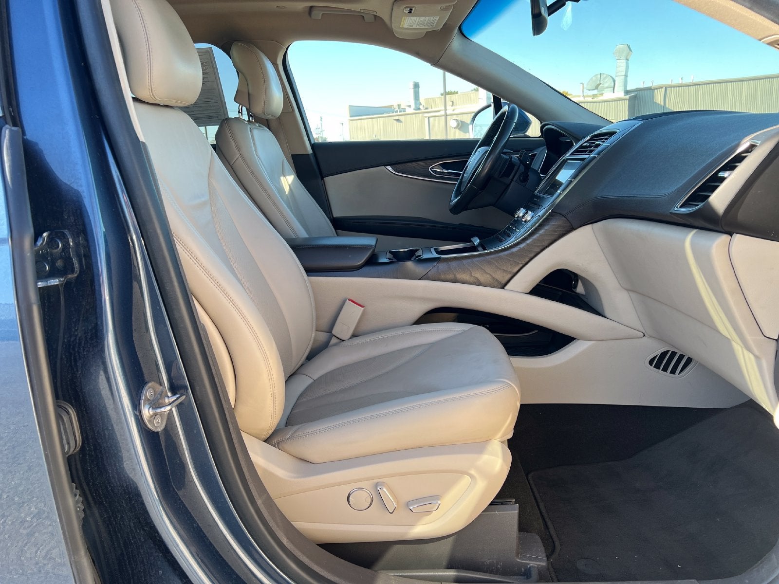 2019 Lincoln Nautilus Select