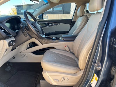 2019 Lincoln Nautilus Select