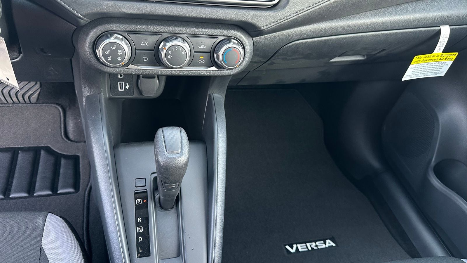 2025 Nissan Versa 1.6 S