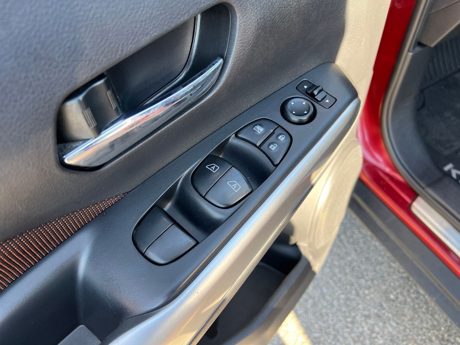 2019 Nissan Kicks SR