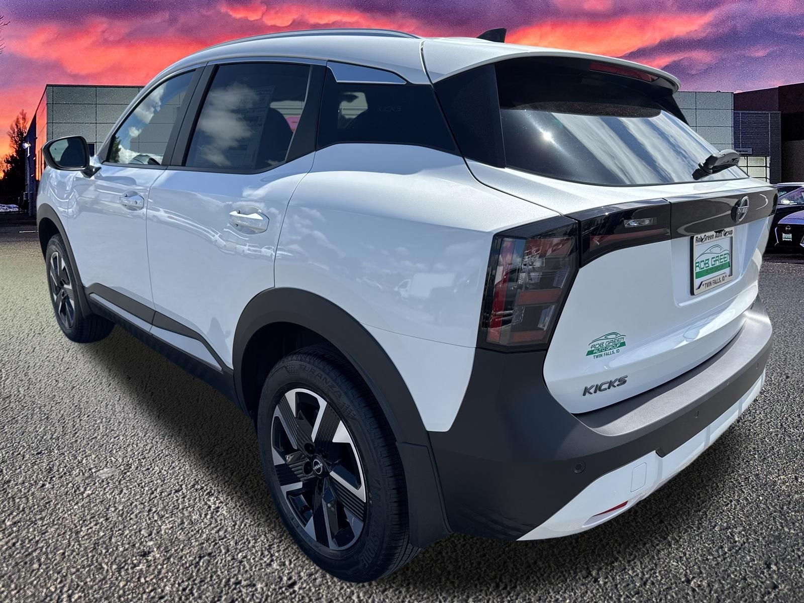 2026 Nissan Kicks SV