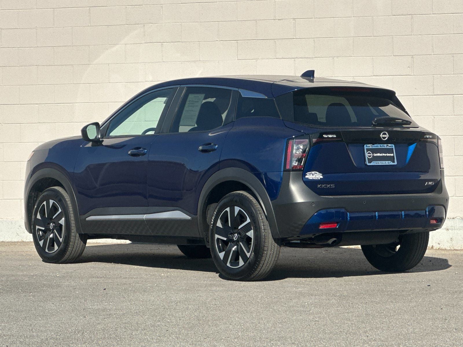 2025 Nissan Kicks SV
