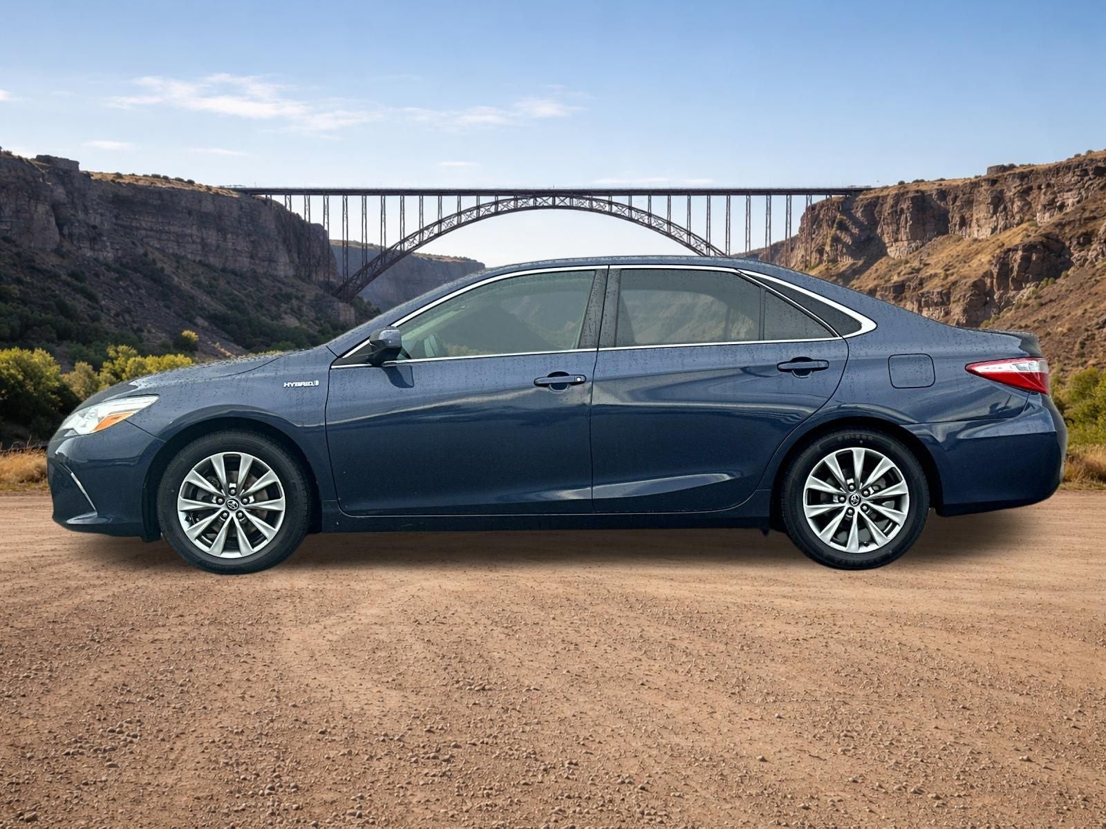 2016 Toyota Camry Hybrid XLE