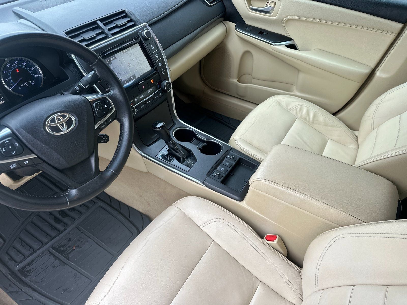 2016 Toyota Camry Hybrid XLE