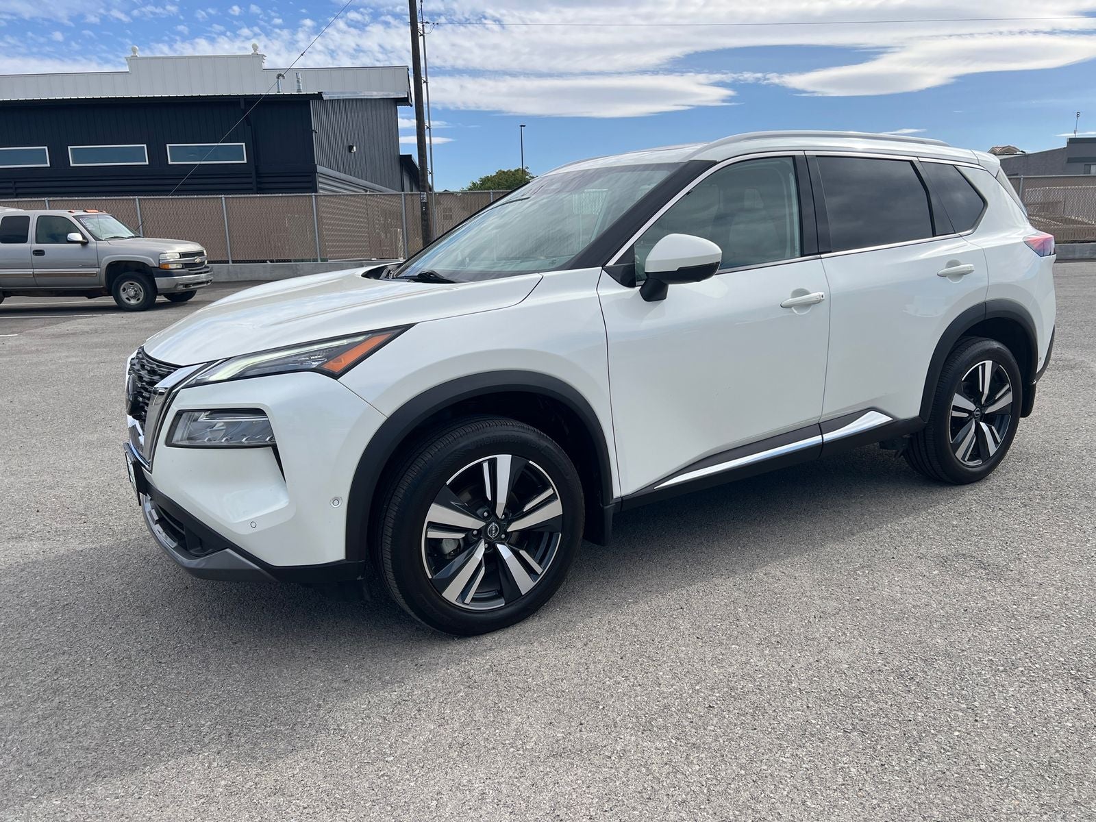 2023 Nissan Rogue SL