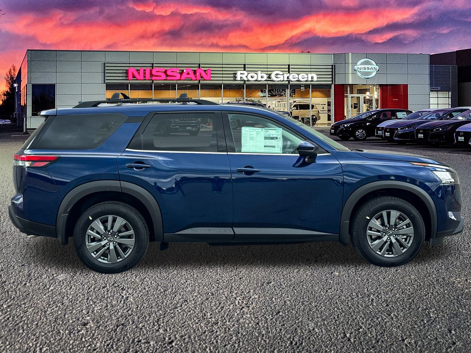 2025 Nissan Pathfinder SV