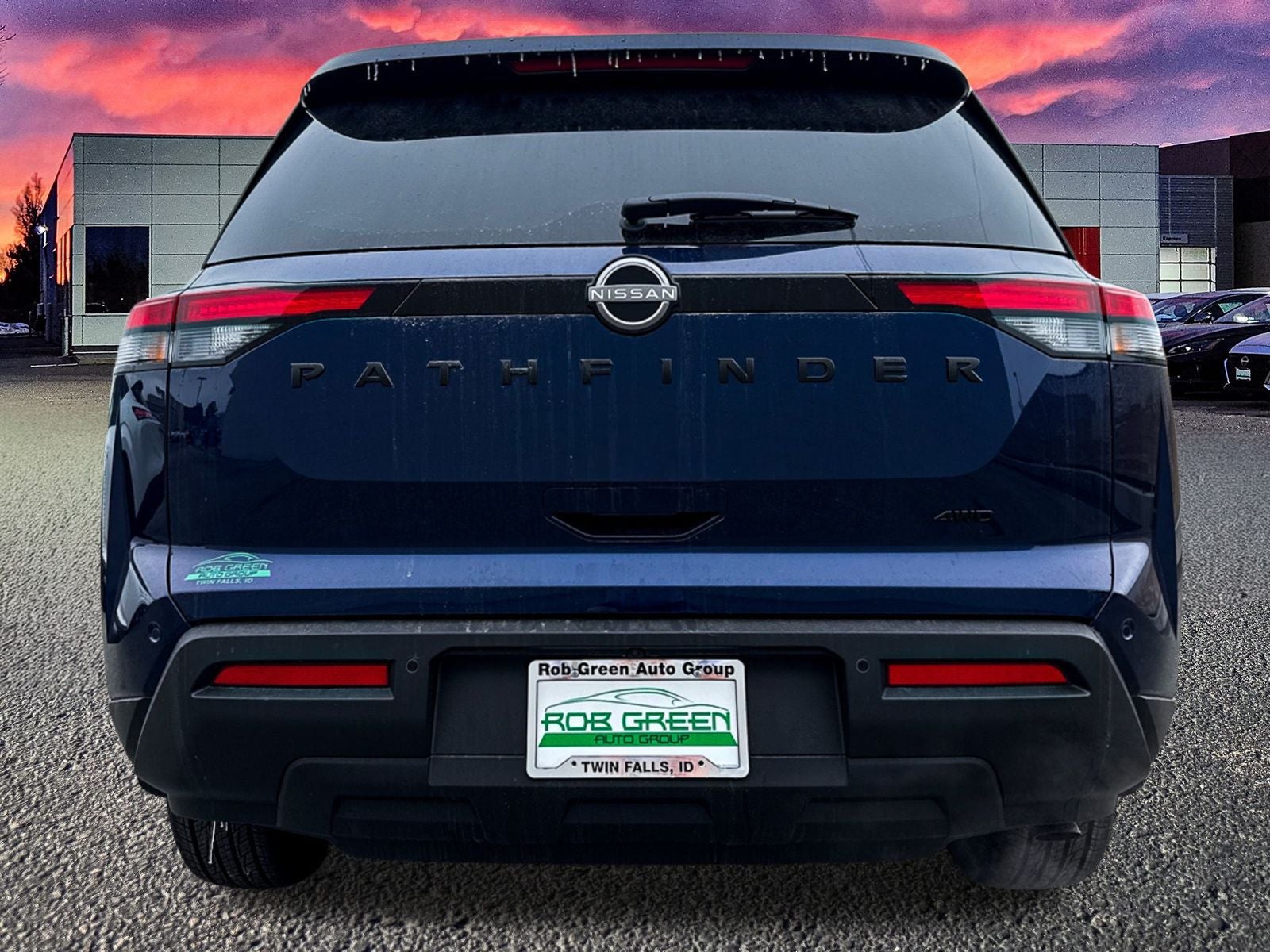 2025 Nissan Pathfinder SV