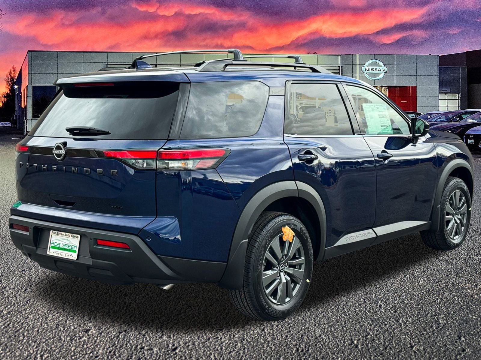 2025 Nissan Pathfinder SV
