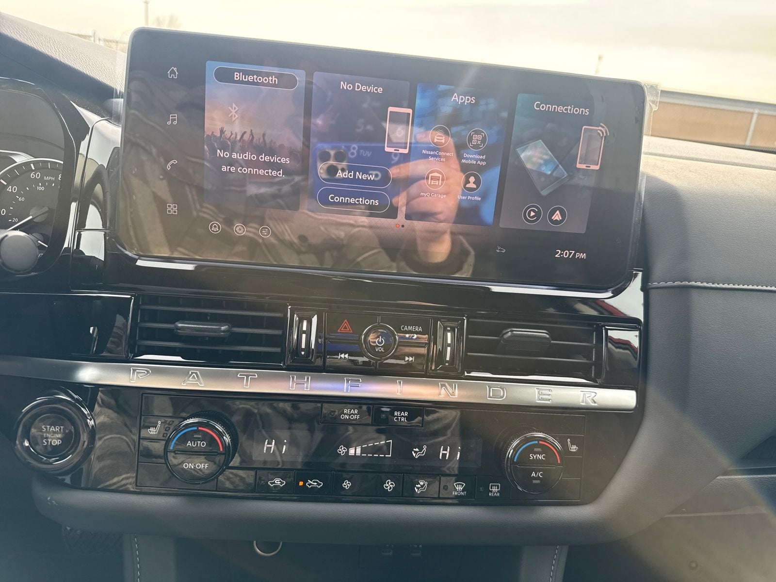 2026 Nissan Pathfinder SV