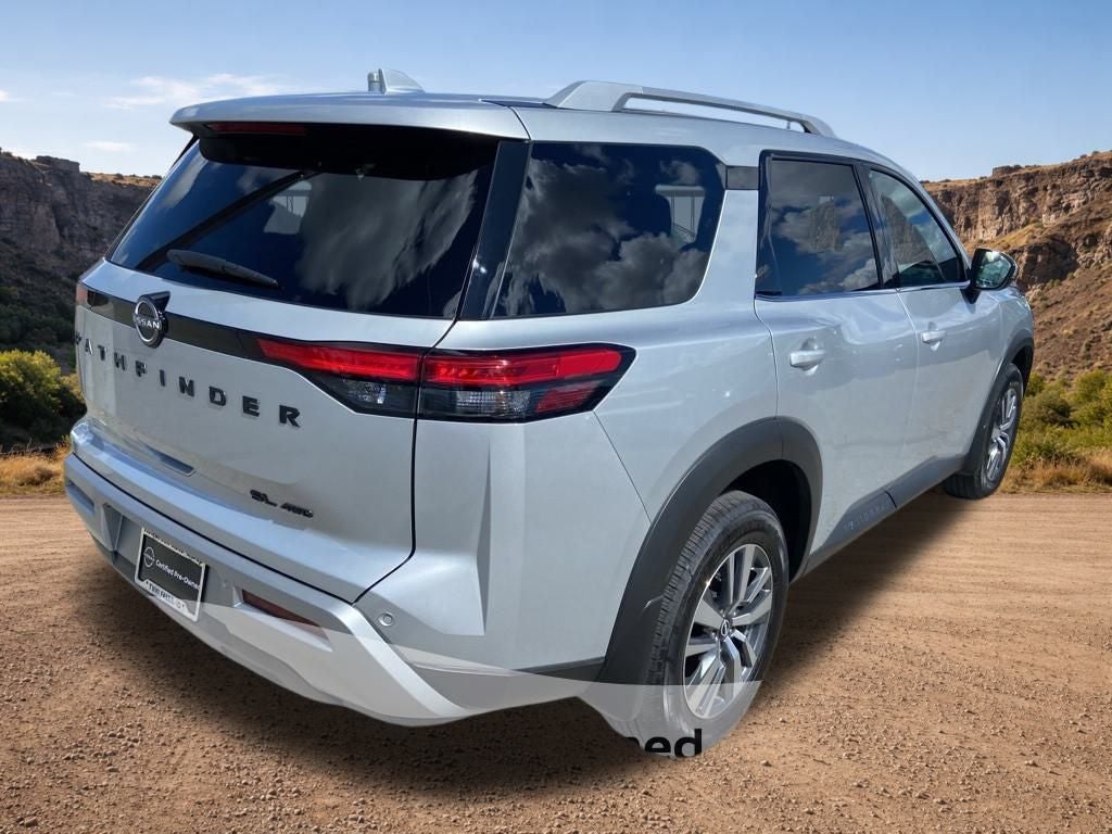 2024 Nissan Pathfinder SL