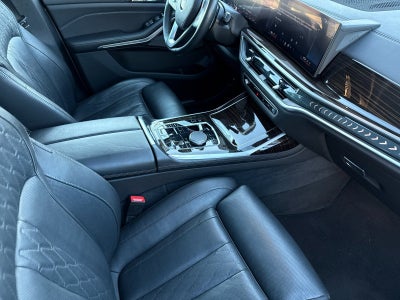 2025 BMW X7 xDrive40i