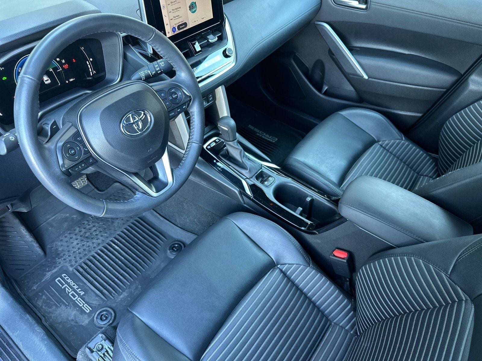 2024 Toyota Corolla Cross Hybrid XSE