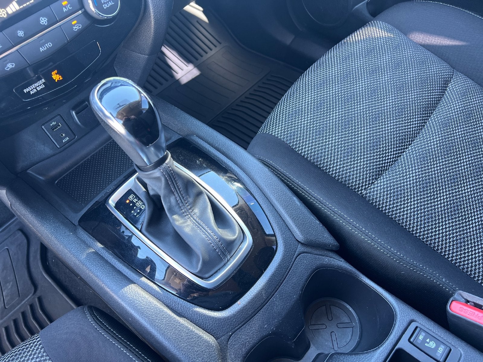 2017 Nissan Rogue Sport SV