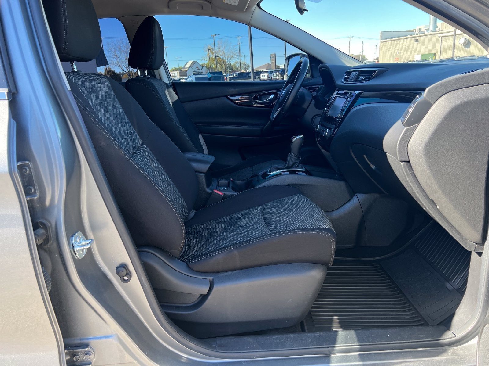 2017 Nissan Rogue Sport SV